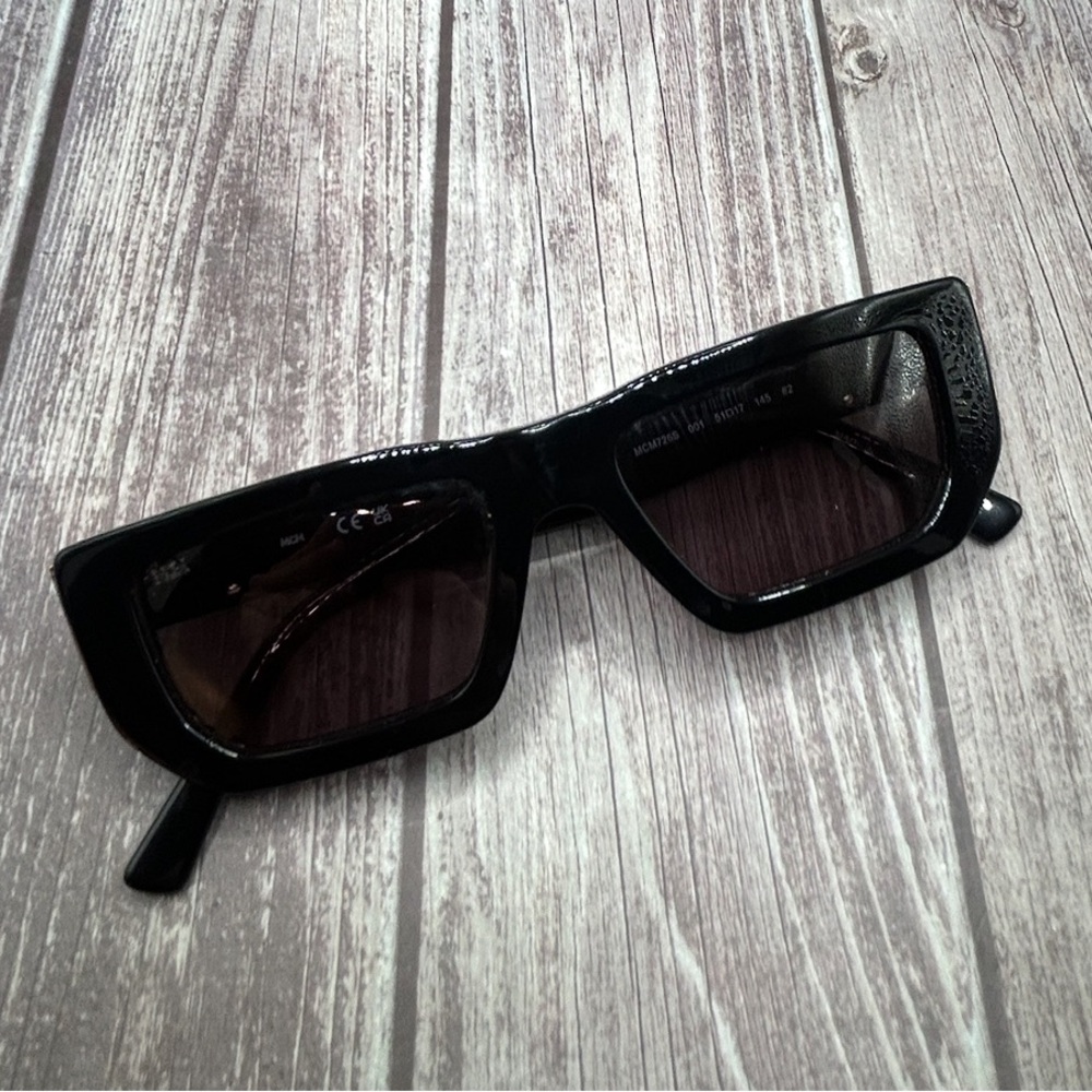 SOLD❤️ MCM 726S Sunglasses Black/ Dark Brown 🆕LIKE NEW🆕 - Picture 3 of 14